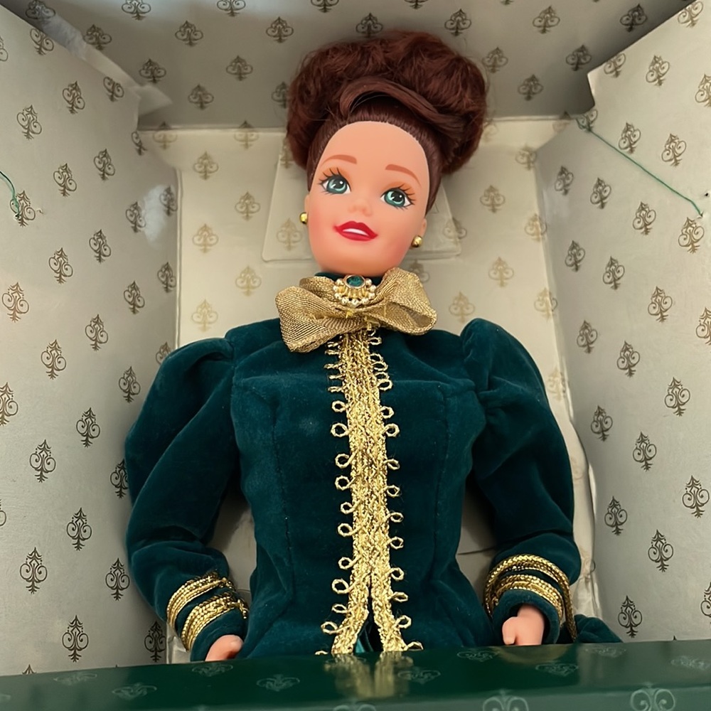 Yuletide Romance Barbie-1996
